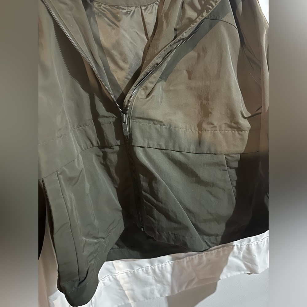 Lululemon Jacket - Picture 2 of 3
